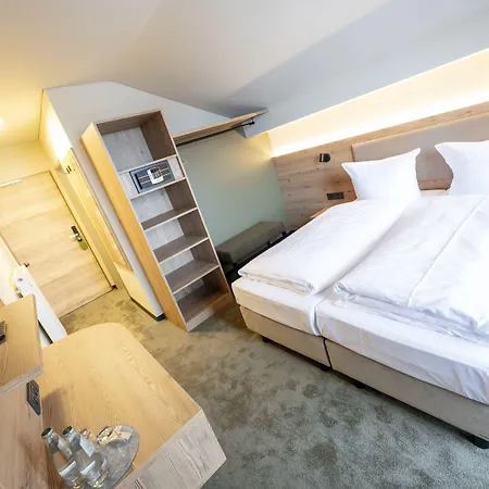 Berghof Hotell 3*